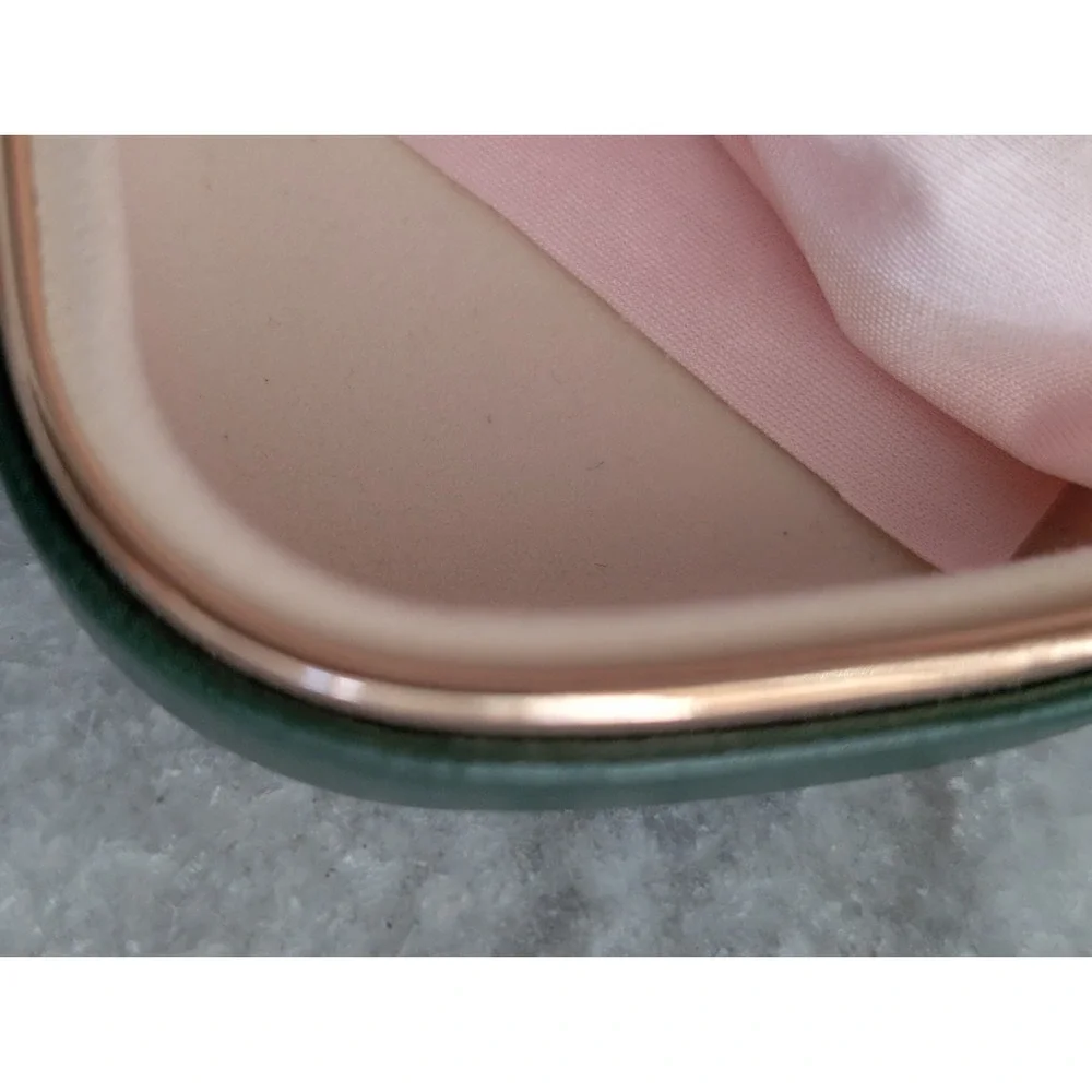 Kate Spade New York pink and green hard eyeglass case with cleaning cloth